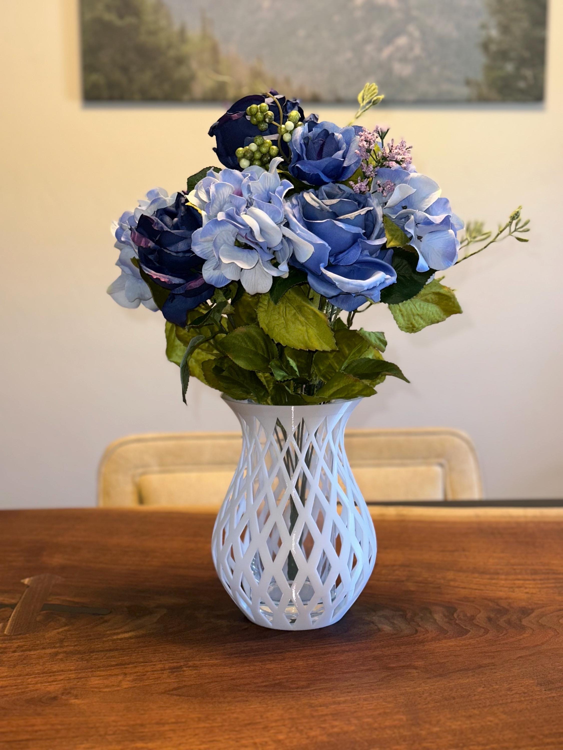 Spear - Modern Vase with Glass Insert | 3D Printed Floral Vase